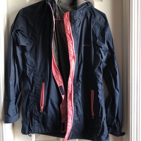Vineyard Vines Jackets & Blazers - Navy and coral Vineyard Vines rain jacket